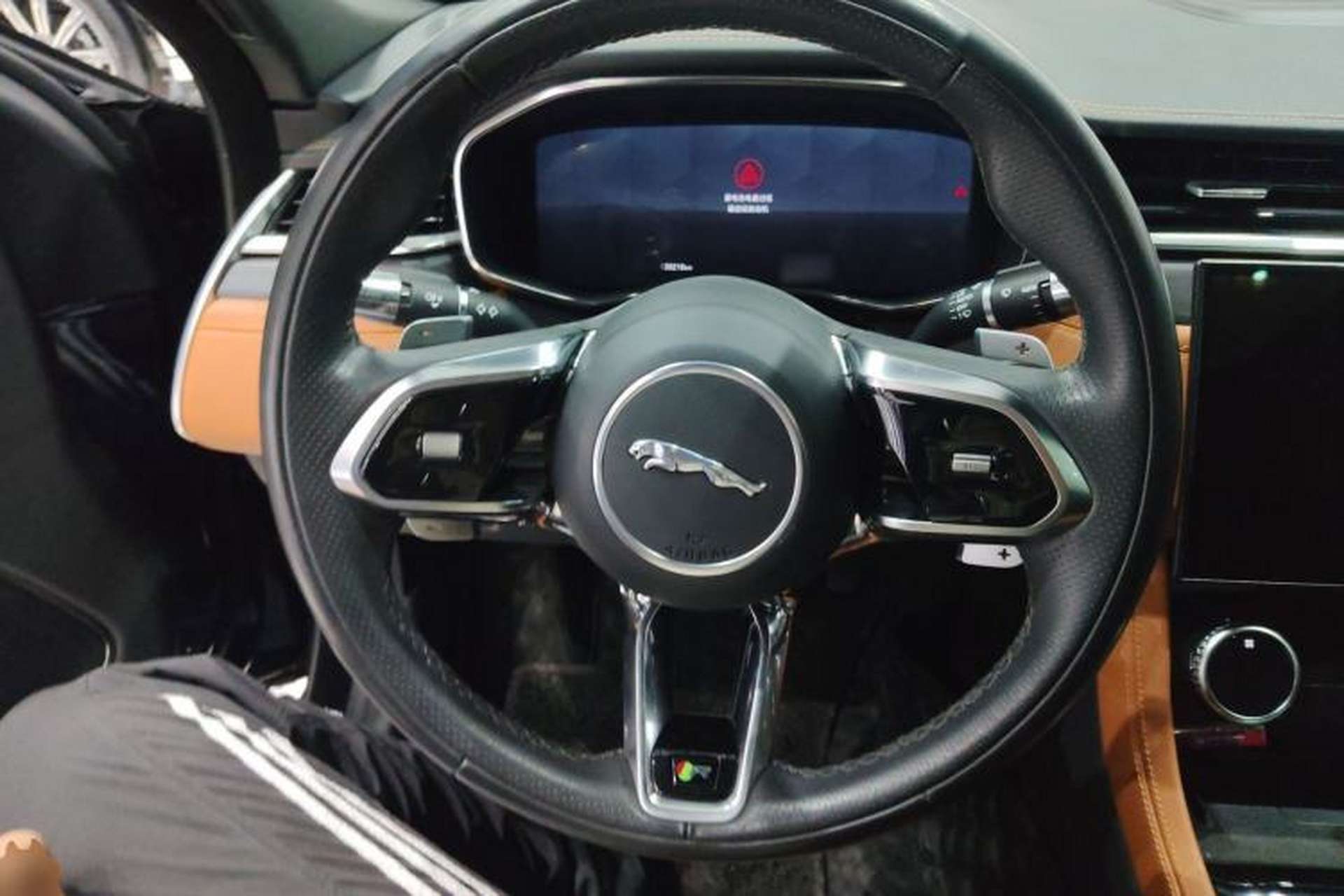 Used Jaguar XFL 2021 XFL 2.0T P250 Two-Wheel-Drive Elite Sport Edition Steering Wheel