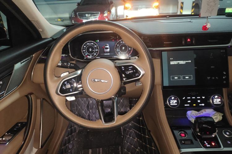 Used Jaguar XFL 2021 XFL 2.0T P250 Two-Wheel-Drive Luxury Deluxe Edition Steering Wheel