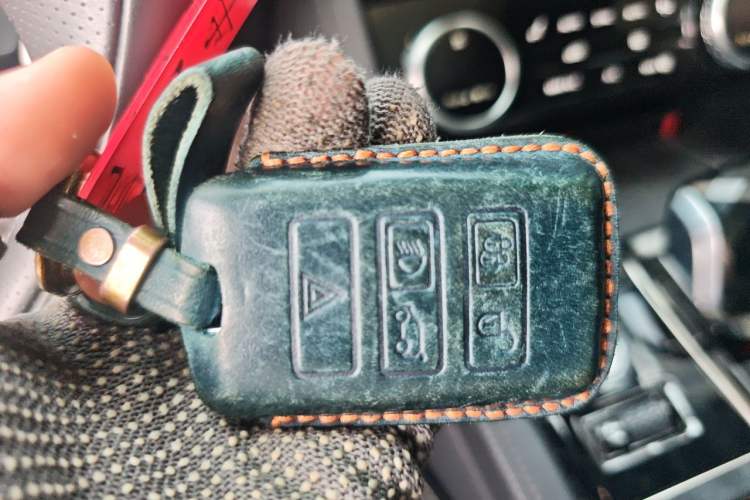 Used Jaguar XFL 2021 XFL 2.0T P250 Two-Wheel-Drive Elite Sport Edition Vehicle Key
