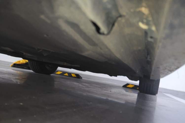 Used Jaguar XFL 2021 XFL 2.0T P250 Two-Wheel-Drive Elite Sport Edition Chassis Front Left