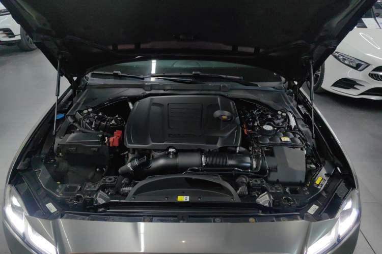 Used Jaguar XFL 2021 XFL 2.0T P250 Two-Wheel-Drive Luxury Deluxe Edition Engine Bay