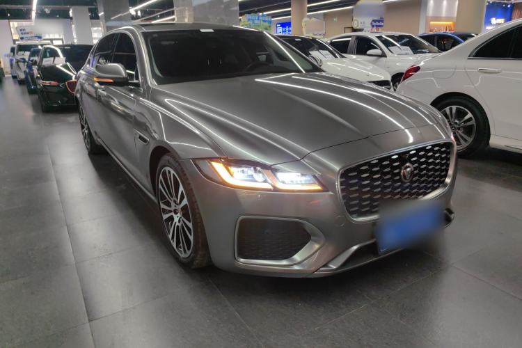 Used Jaguar XFL 2021 XFL 2.0T P250 Two-Wheel-Drive Luxury Deluxe Edition Front Right 45 Deg
