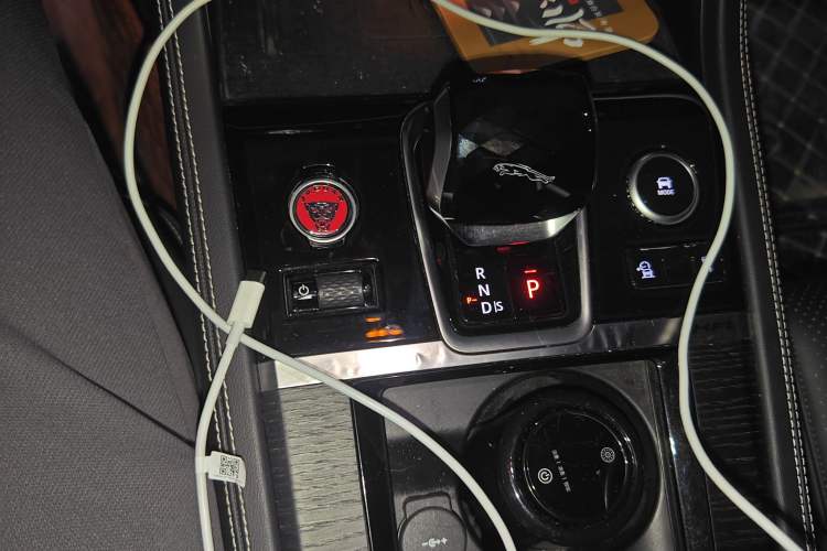 Used Jaguar XFL 2021 XFL 2.0T P250 Two-Wheel-Drive Elite Sport Edition Gear Lever