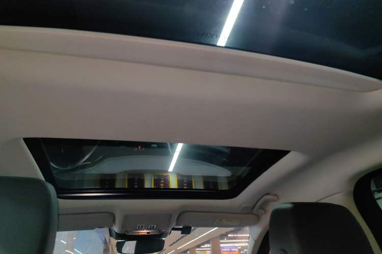 Used Jaguar XFL 2021 XFL 2.0T P250 Two-Wheel-Drive Luxury Deluxe Edition Headliner