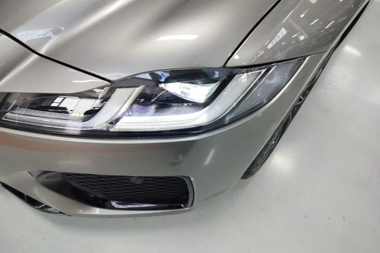 Used Jaguar XFL 2021 XFL 2.0T P250 All-Wheel-Drive Shimmering Black Sport Edition Left Front Headlight