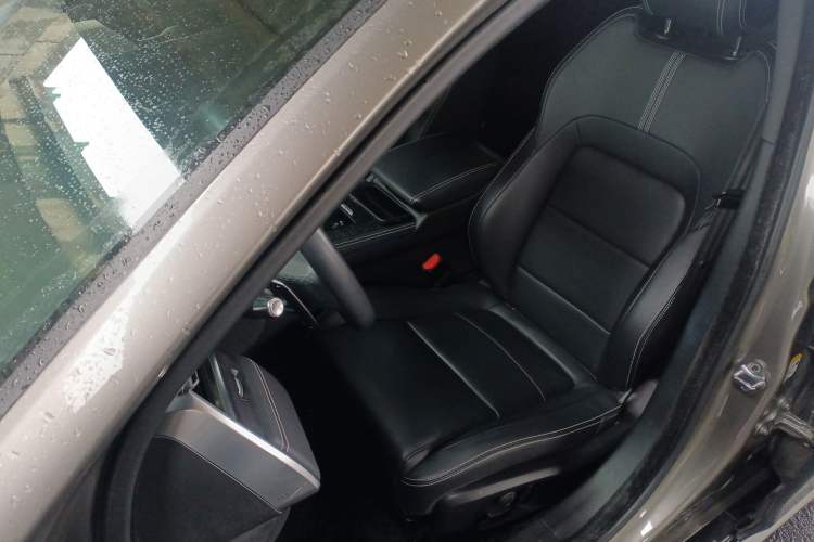 Used Jaguar XFL 2021 XFL 2.0T P250 All-Wheel-Drive Shimmering Black Sport Edition Left Front Seat