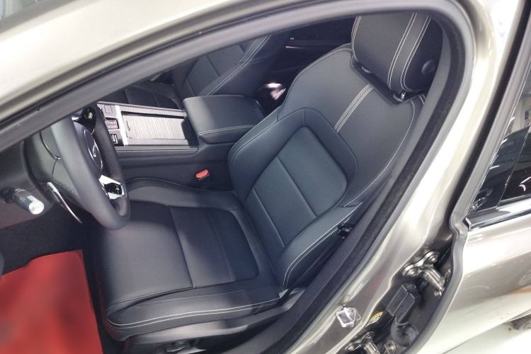 Used Jaguar XFL 2021 XFL 2.0T P250 All-Wheel-Drive Shimmering Black Sport Edition Left Front Seat