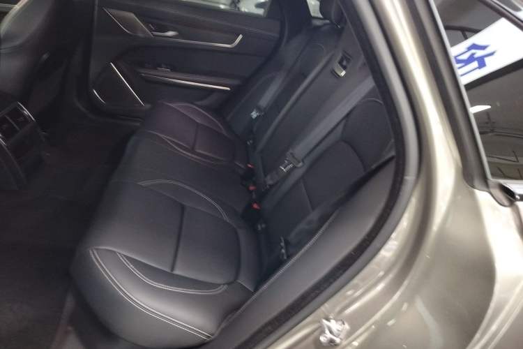 Used Jaguar XFL 2021 XFL 2.0T P250 All-Wheel-Drive Shimmering Black Sport Edition Left Rear Seat