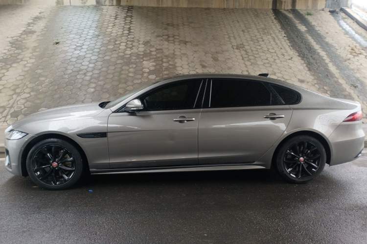 Used Jaguar XFL 2021 XFL 2.0T P250 All-Wheel-Drive Shimmering Black Sport Edition Left Side
