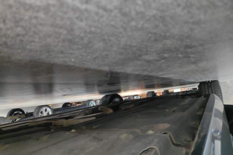 Used Jaguar XFL 2021 XFL 2.0T P250 Two-Wheel-Drive Luxury Deluxe Edition Left Side Sill