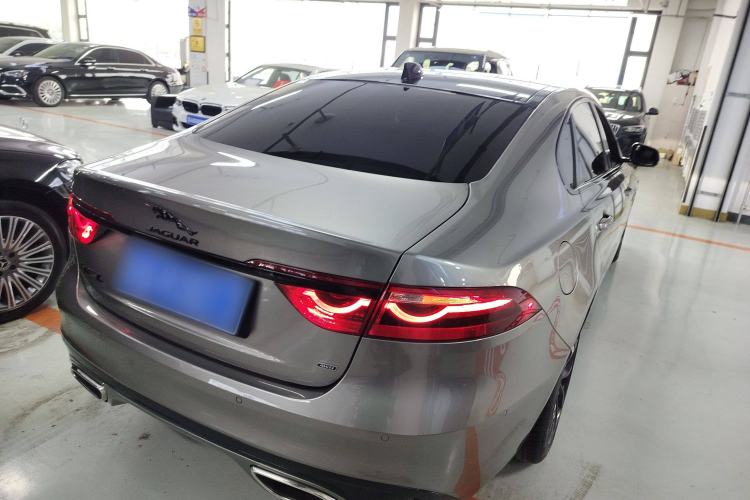 Used Jaguar XFL 2021 XFL 2.0T P250 All-Wheel-Drive Shimmering Black Sport Edition Rear Right 45 Deg