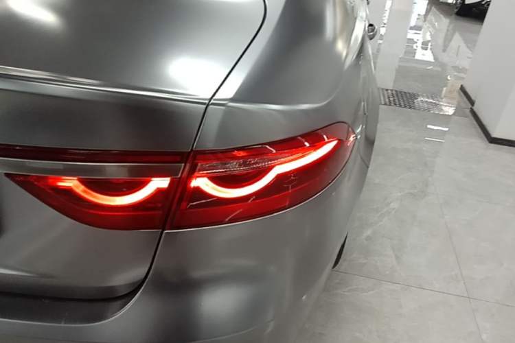 Used Jaguar XFL 2021 XFL 2.0T P250 Two-Wheel-Drive Elite Sport Edition Right Rear Taillight