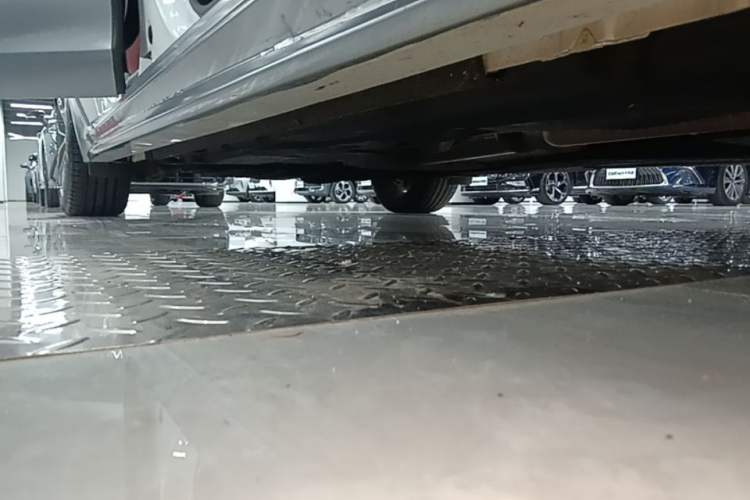 Used Jaguar XFL 2021 XFL 2.0T P250 Two-Wheel-Drive Elite Sport Edition Right Side Sill