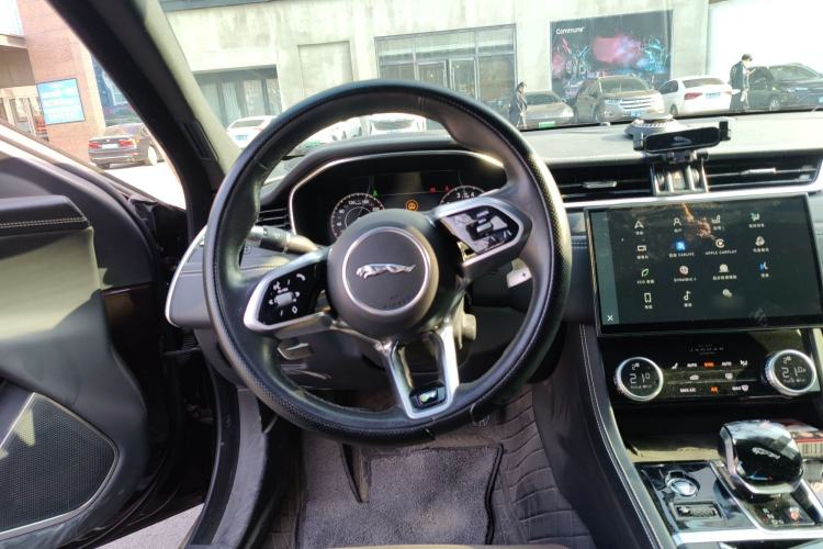 Used Jaguar XFL 2021 XFL 2.0T P250 Two-Wheel-Drive Elite Sport Edition Steering Wheel