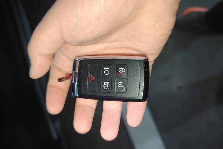 Used Jaguar XFL 2021 XFL 2.0T P250 Two-Wheel-Drive Elite Sport Edition Vehicle Key
