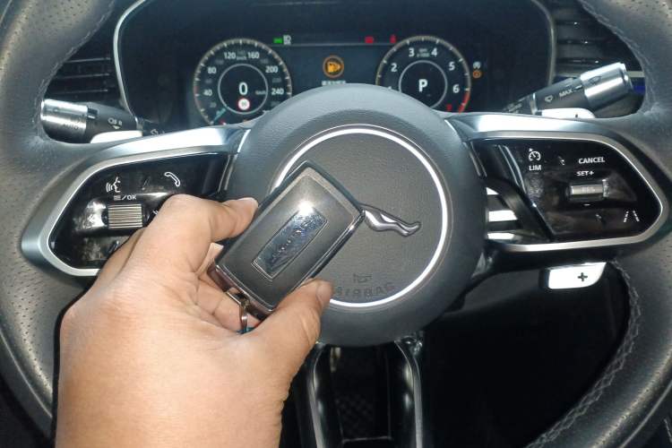 Used Jaguar XFL 2021 XFL 2.0T P250 All-Wheel-Drive Shimmering Black Sport Edition Vehicle Key
