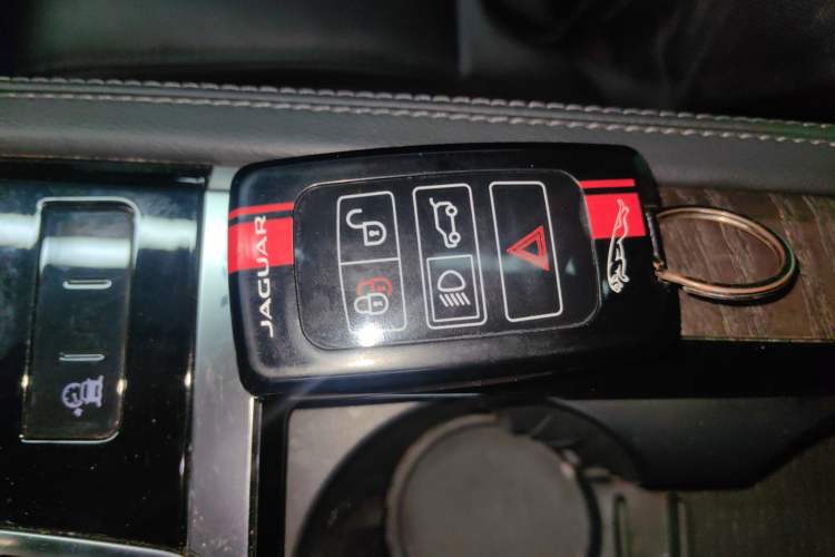 Used Jaguar XFL 2021 XFL 2.0T P250 Two-Wheel-Drive Luxury Deluxe Edition Vehicle Key