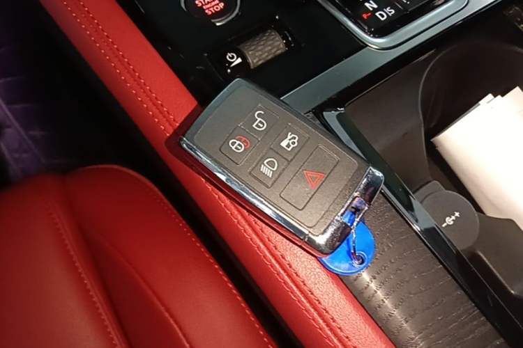 Used Jaguar XFL 2021 XFL 2.0T P250 Two-Wheel-Drive Elite Sport Edition Vehicle Key