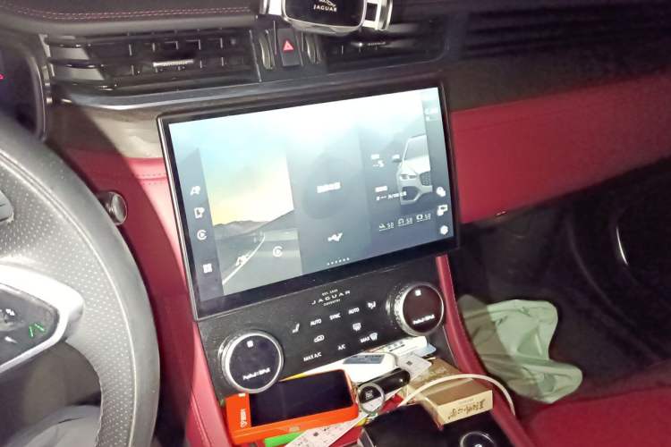 Used Jaguar XFL 2021 XFL 2.0T P300 All-Wheel-Drive Flagship Sport Edition Audio And AC Panel