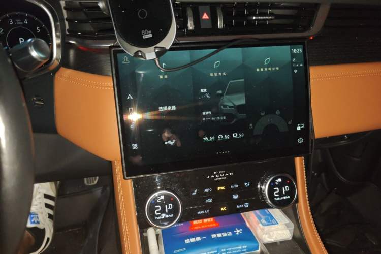 Used Jaguar XFL 2021 XFL 2.0T P300 All-Wheel-Drive Flagship Sport Edition Audio And AC Panel