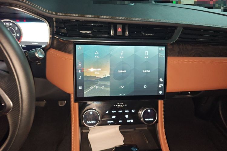 Used Jaguar XFL 2021 XFL 2.0T P300 All-Wheel-Drive Flagship Sport Edition Audio And AC Panel