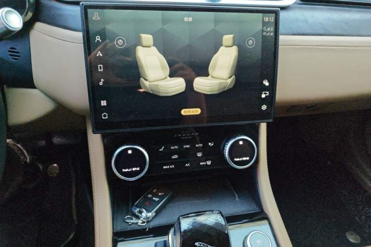 Used Jaguar XFL 2021 XFL 2.0T P250 Two-Wheel-Drive Luxury Deluxe Edition Audio And AC Panel