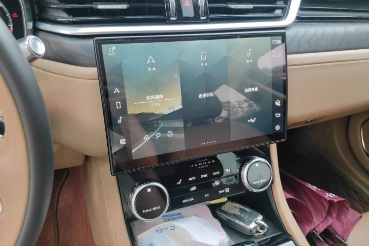 Used Jaguar XFL 2021 XFL 2.0T P250 Two-Wheel-Drive Luxury Deluxe Edition Audio And AC Panel