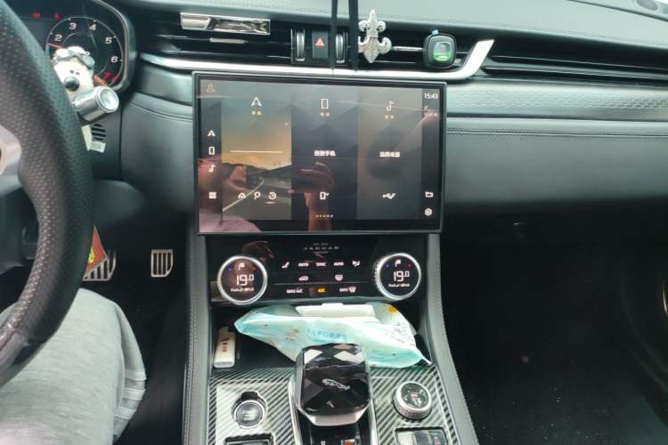 Used Jaguar XFL 2021 XFL 2.0T P200 Two-Wheel-Drive Elite Luxury Edition Audio And AC Panel