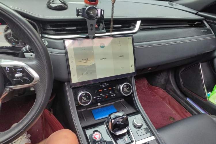Used Jaguar XFL 2021 XFL 2.0T P250 Two-Wheel-Drive Elite Sport Edition Audio And AC Panel