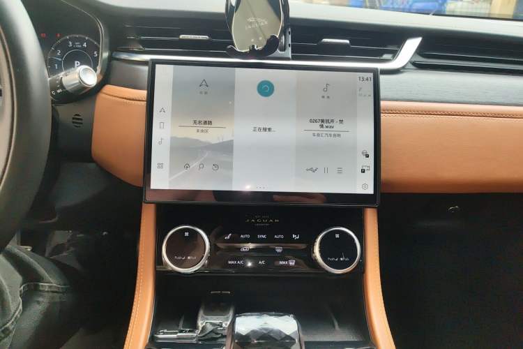Used Jaguar XFL 2021 XFL 2.0T P250 Two-Wheel-Drive Elite Sport Edition Audio And AC Panel