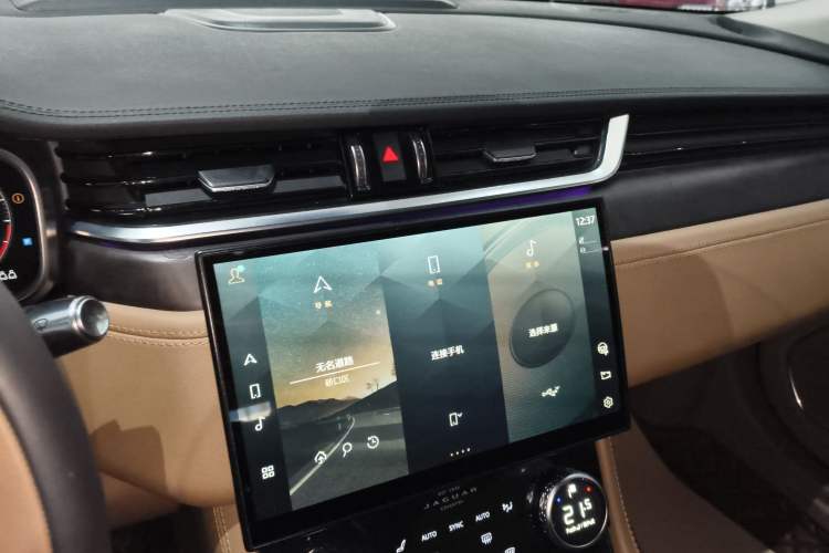 Used Jaguar XFL 2021 XFL 2.0T P250 Two-Wheel-Drive Luxury Deluxe Edition Audio And AC Panel