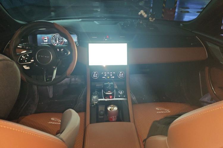 Used Jaguar XFL 2021 XFL 2.0T P250 Two-Wheel-Drive Elite Sport Edition Center Console