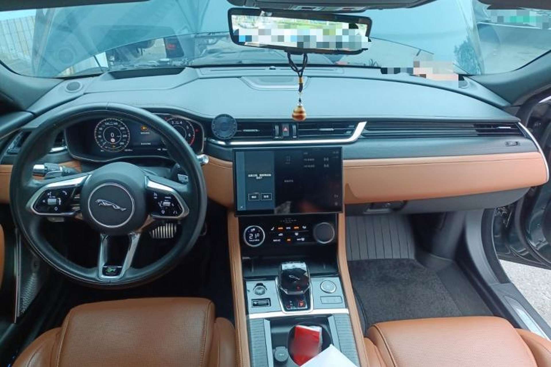 Used Jaguar XFL 2021 XFL 2.0T P300 All-Wheel-Drive Flagship Sport Edition Center Console