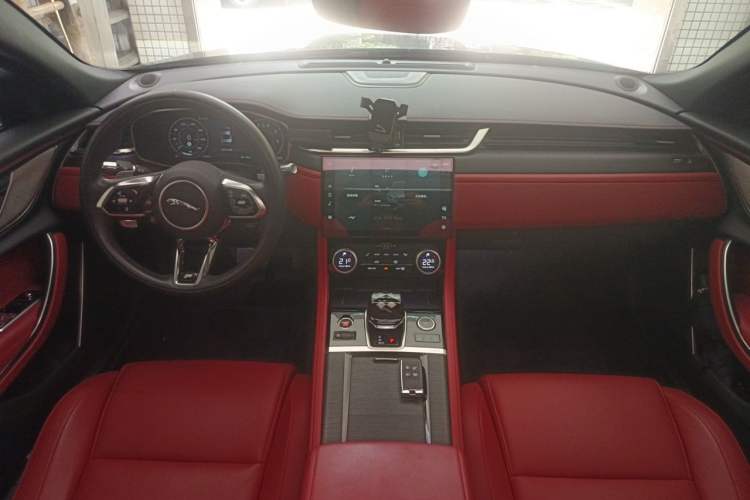 Used Jaguar XFL 2021 XFL 2.0T P250 Two-Wheel-Drive Elite Sport Edition Center Console