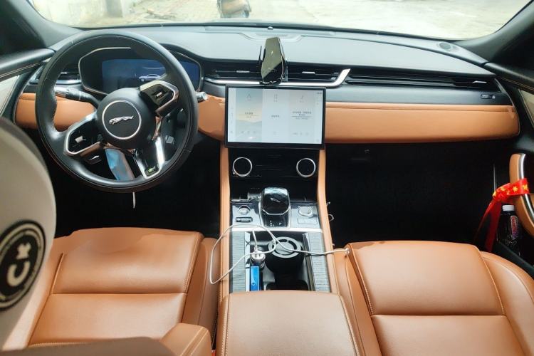 Used Jaguar XFL 2021 XFL 2.0T P250 Two-Wheel-Drive Elite Sport Edition Center Console