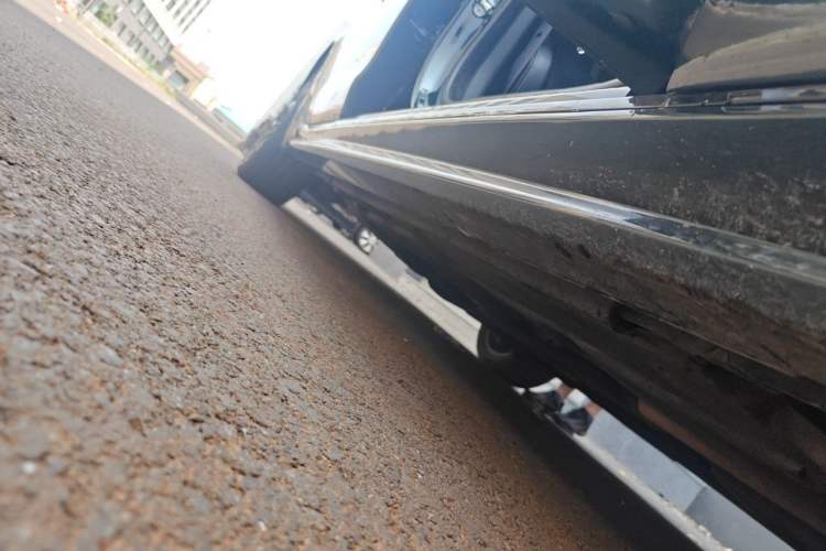 Used Jaguar XFL 2021 XFL 2.0T P250 All-Wheel-Drive Shimmering Black Sport Edition Chassis Front Right