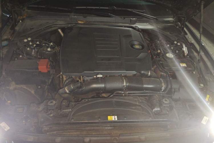 Used Jaguar XFL 2021 XFL 2.0T P250 Two-Wheel-Drive Elite Sport Edition Engine Bay