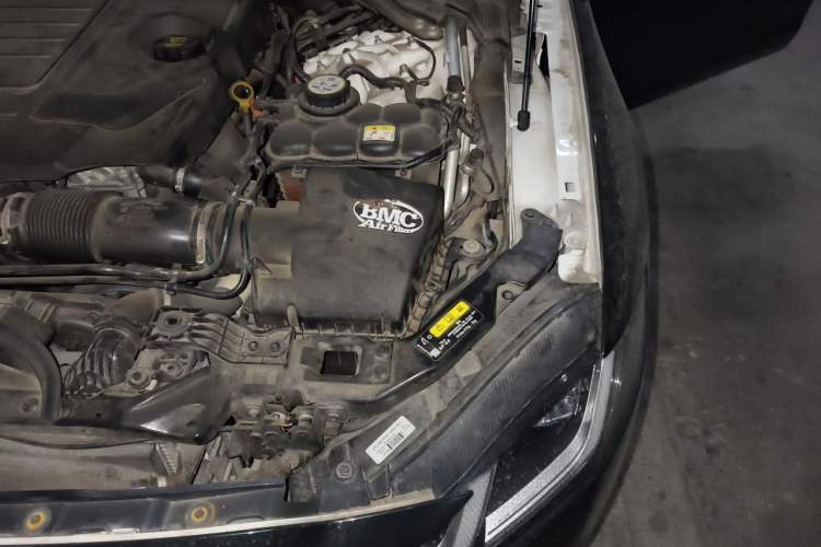Used Jaguar XFL 2021 XFL 2.0T P250 Two-Wheel-Drive Luxury Deluxe Edition Engine Bay Left