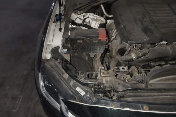 Used Jaguar XFL 2021 XFL 2.0T P250 Two-Wheel-Drive Luxury Deluxe Edition Engine Bay Right