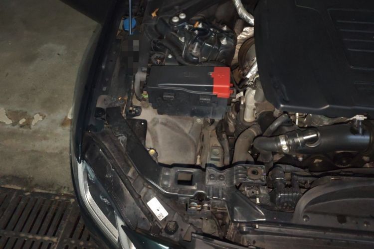 Used Jaguar XFL 2021 XFL 2.0T P300 All-Wheel-Drive Flagship Sport Edition Engine Bay Right