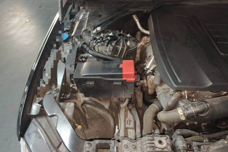 Used Jaguar XFL 2021 XFL 2.0T P300 All-Wheel-Drive Flagship Sport Edition Engine Bay Right