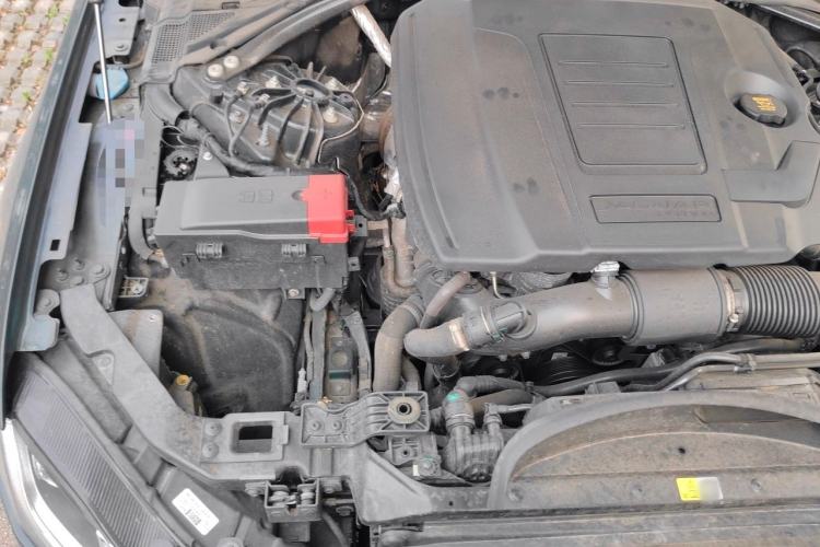 Used Jaguar XFL 2021 XFL 2.0T P250 Two-Wheel-Drive Luxury Deluxe Edition Engine Bay Right
