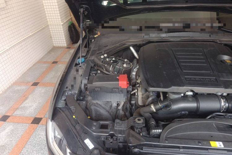 Used Jaguar XFL 2021 XFL 2.0T P250 Two-Wheel-Drive Elite Sport Edition Engine Bay Right