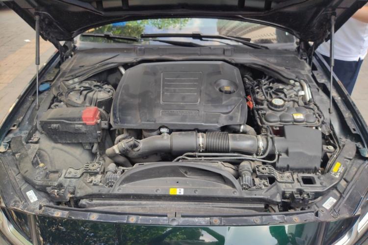 Used Jaguar XFL 2021 XFL 2.0T P250 Two-Wheel-Drive Luxury Deluxe Edition Engine Bay