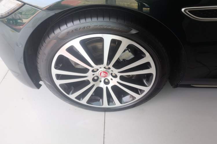 Used Jaguar XFL 2021 XFL 2.0T P250 Two-Wheel-Drive Luxury Deluxe Edition Exterior 4