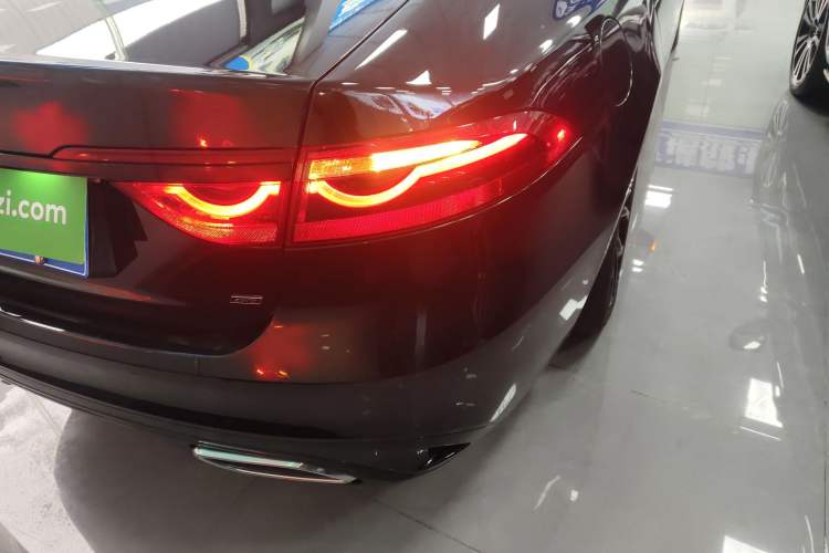 Used Jaguar XFL 2021 XFL 2.0T P250 All-Wheel-Drive Shimmering Black Sport Edition Exterior 6