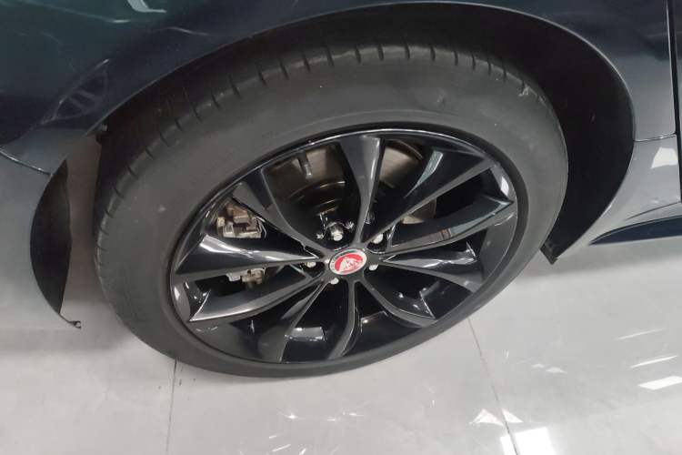 Used Jaguar XFL 2021 XFL 2.0T P250 All-Wheel-Drive Shimmering Black Sport Edition Exterior 8