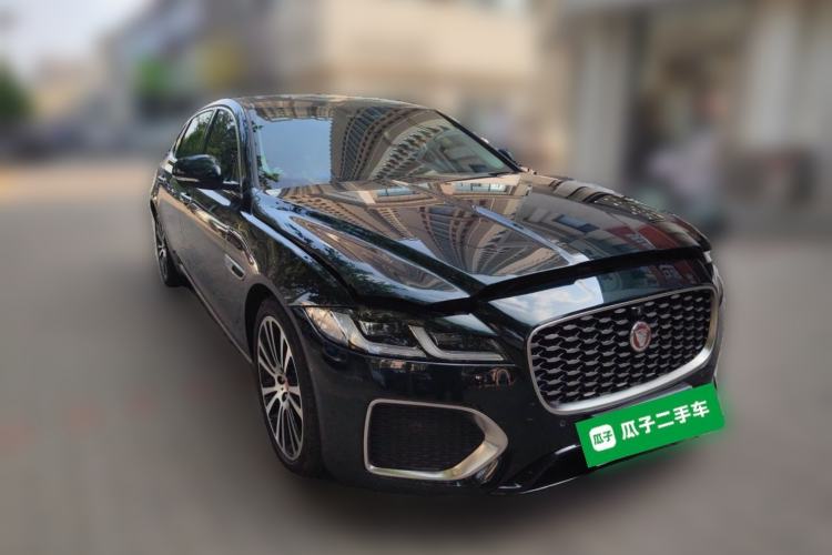 Used Jaguar XFL 2021 XFL 2.0T P250 Two-Wheel-Drive Luxury Deluxe Edition Front Right 45 Deg