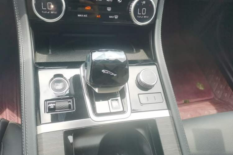 Used Jaguar XFL 2021 XFL 2.0T P200 Two-Wheel-Drive Elite Luxury Edition Gear Lever