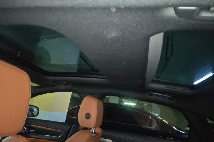 Used Jaguar XFL 2021 XFL 2.0T P250 All-Wheel-Drive Shimmering Black Sport Edition Headliner